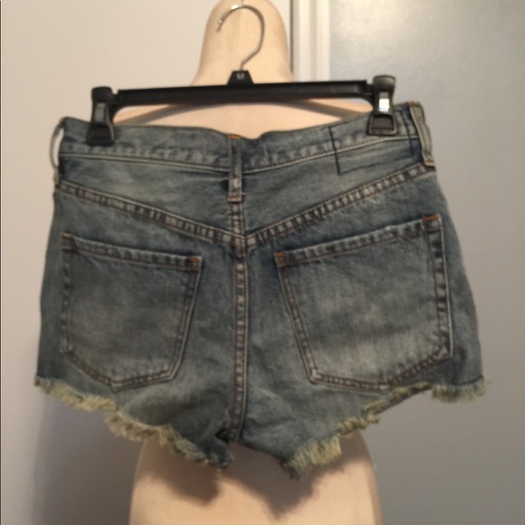 We The Free Faded With Frayed Hem  Shorts - Picture 3 of 3